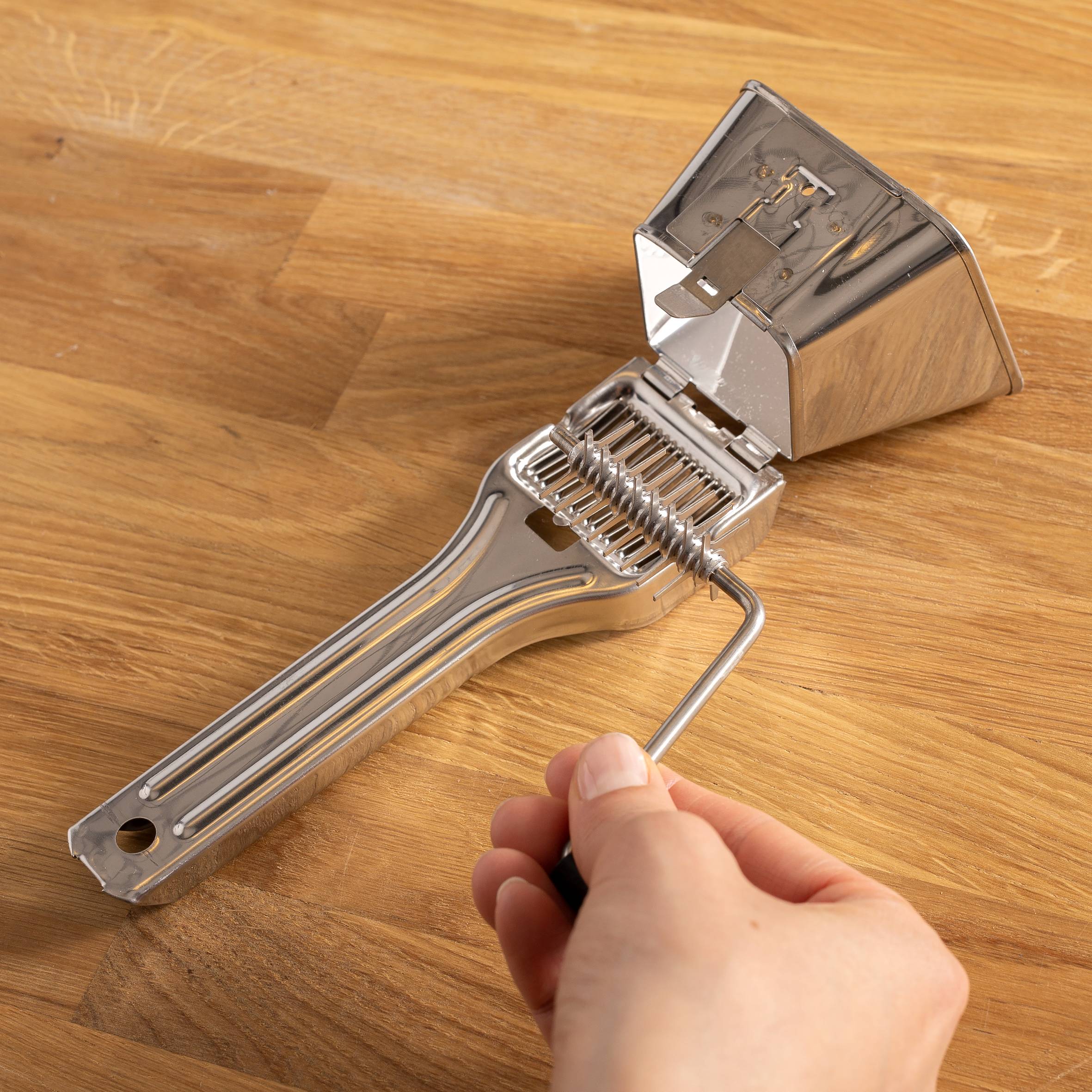 RALLADOR MOULI-HIERBAS