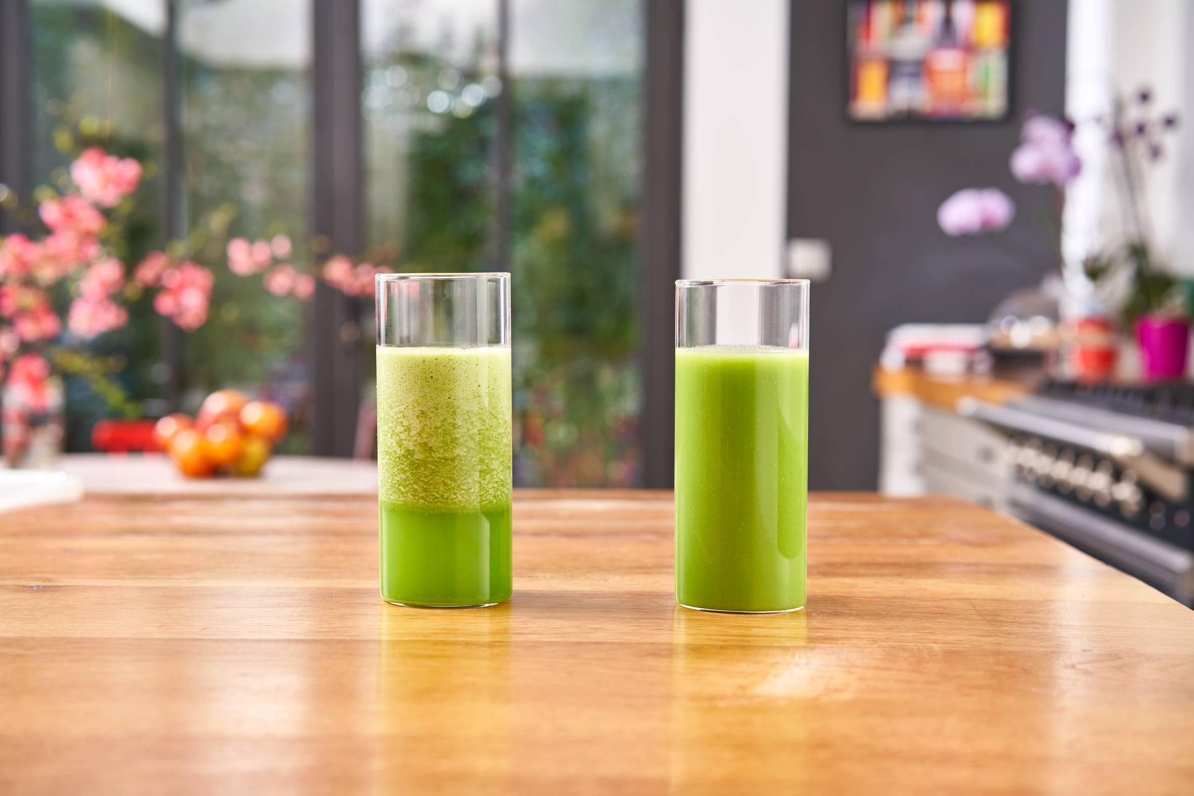 FRESHBOOST NEGRA 800 W + 2 BOTELLAS PARA LLEVAR