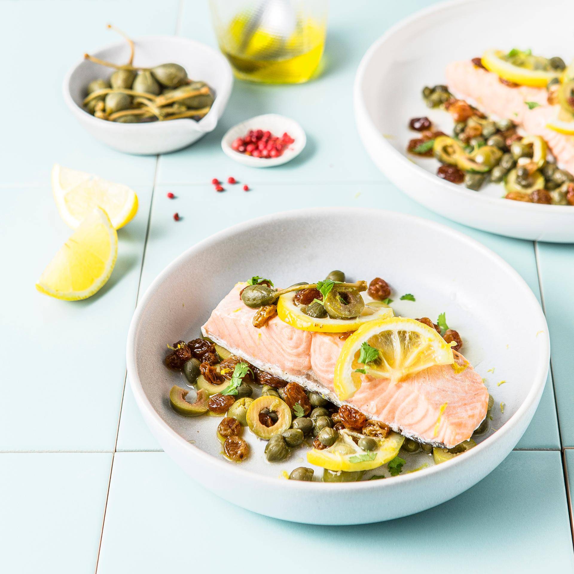 Salmón con salsa de aceitunas y alcaparras - Receta Companion | Moulinex