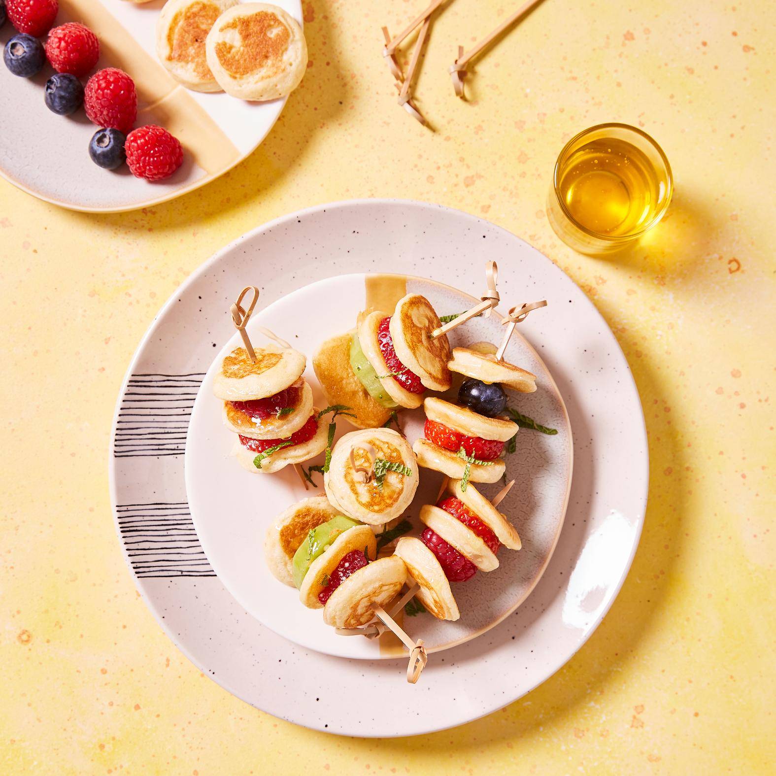 Mini brochetas de panqueques y frutas - Receta Perfectmix + | Moulinex