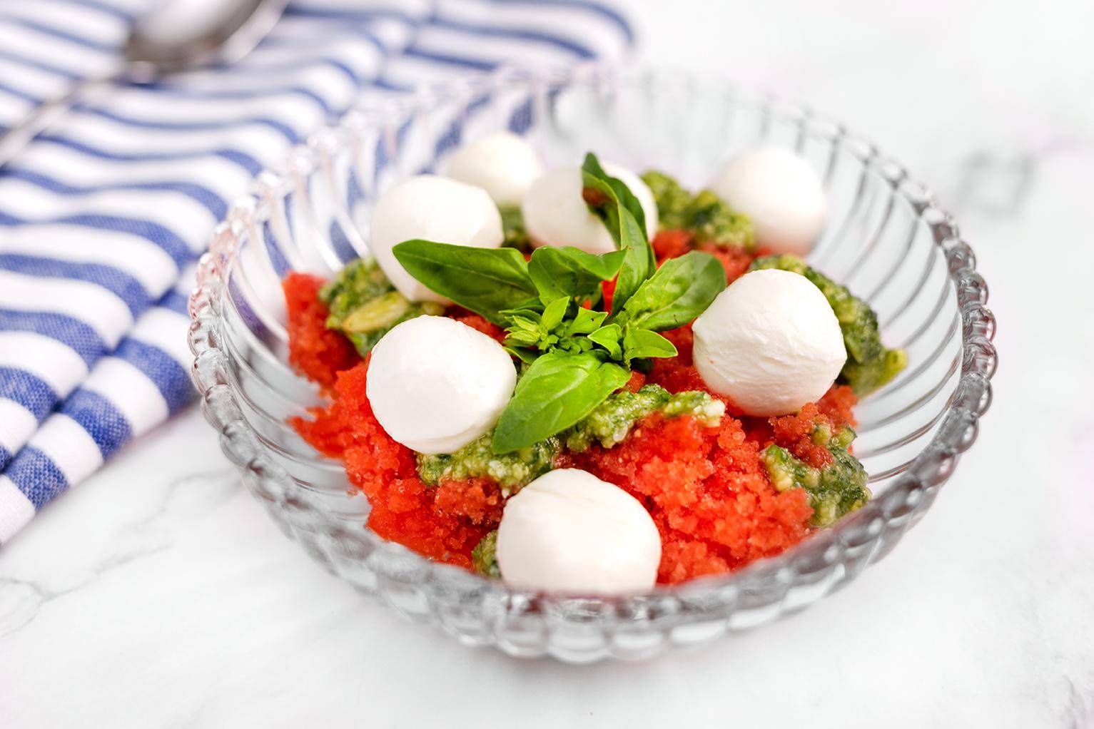 Granizado de tomate con mozzarella y pesto - Receta Companion | Moulinex