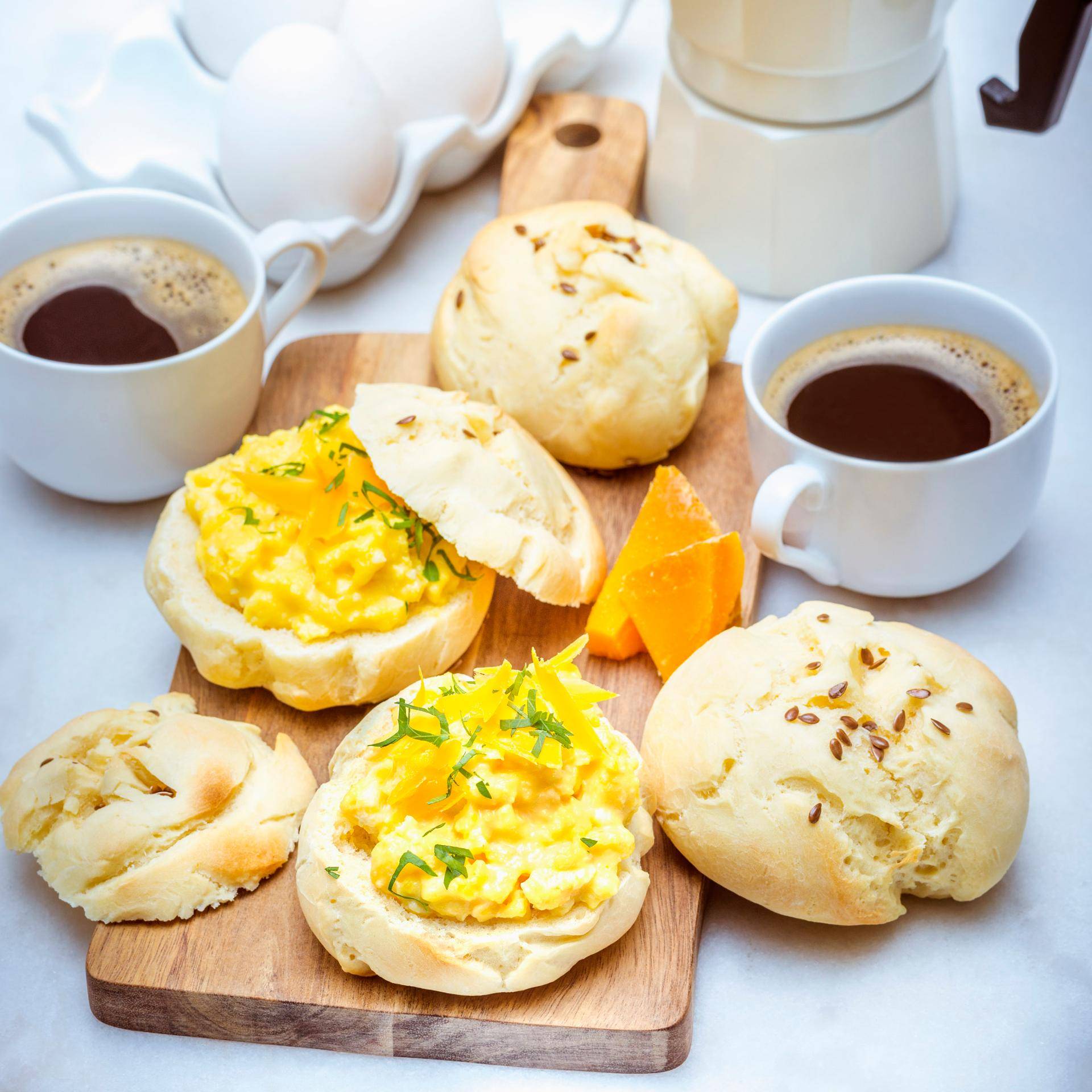 Huevos revueltos con queso mimolette y panecillos - Receta Companion | Moulinex