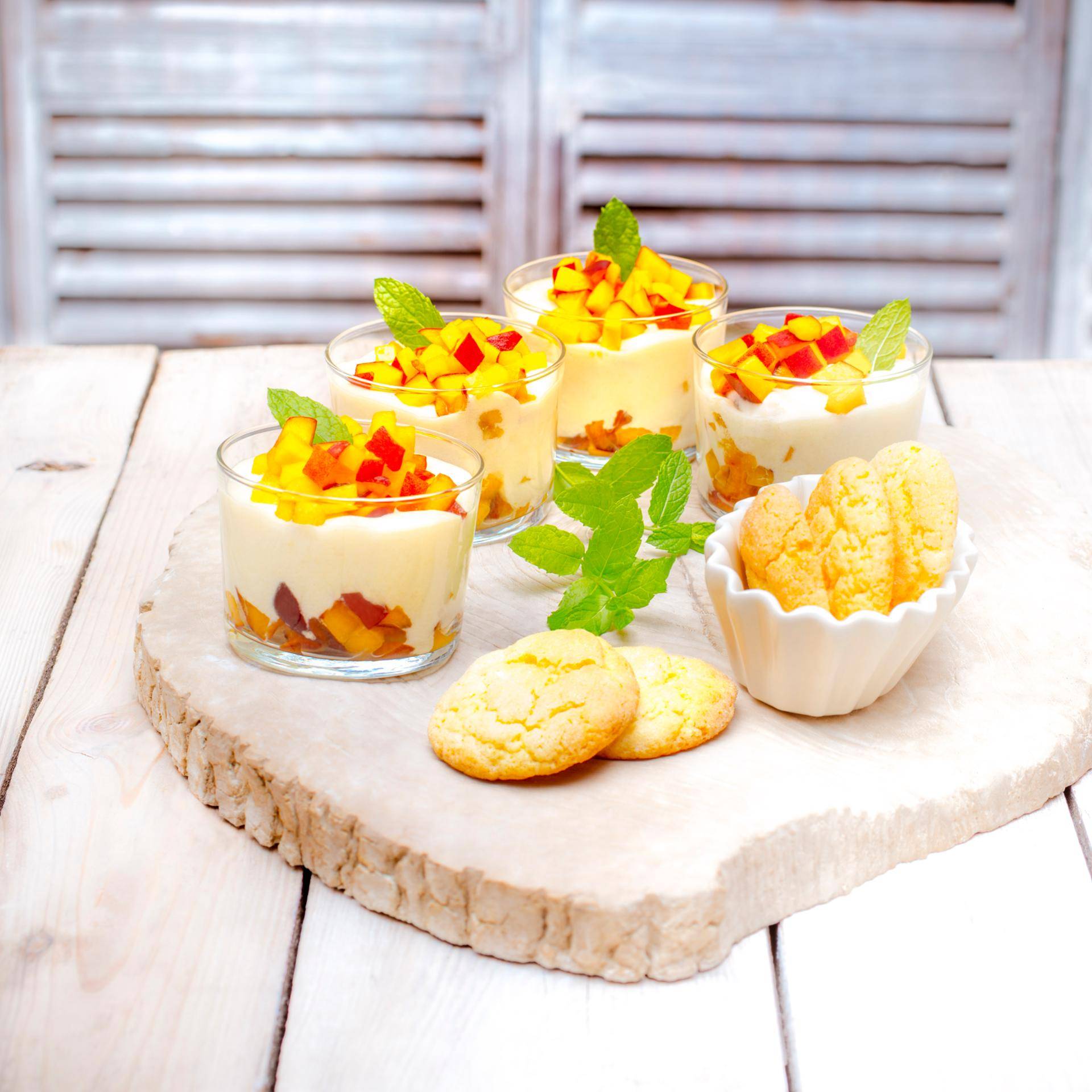 Mousse de melocotones con mascarpone y galletas de almendra - Receta Companion Connect | Moulinex
