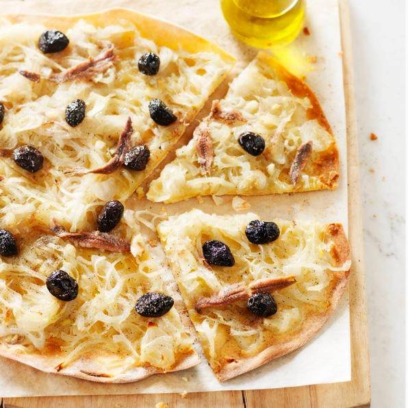 Coca de anchoas y aceitunas - Receta Companion | Moulinex