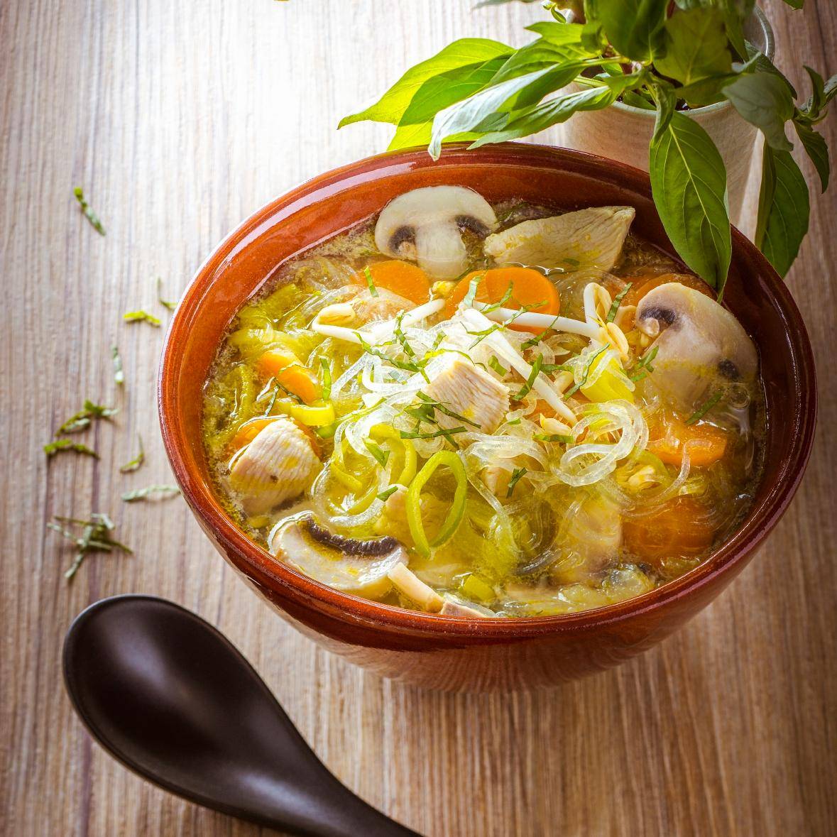 Sopa de pollo china - Receta Companion Connect | Moulinex