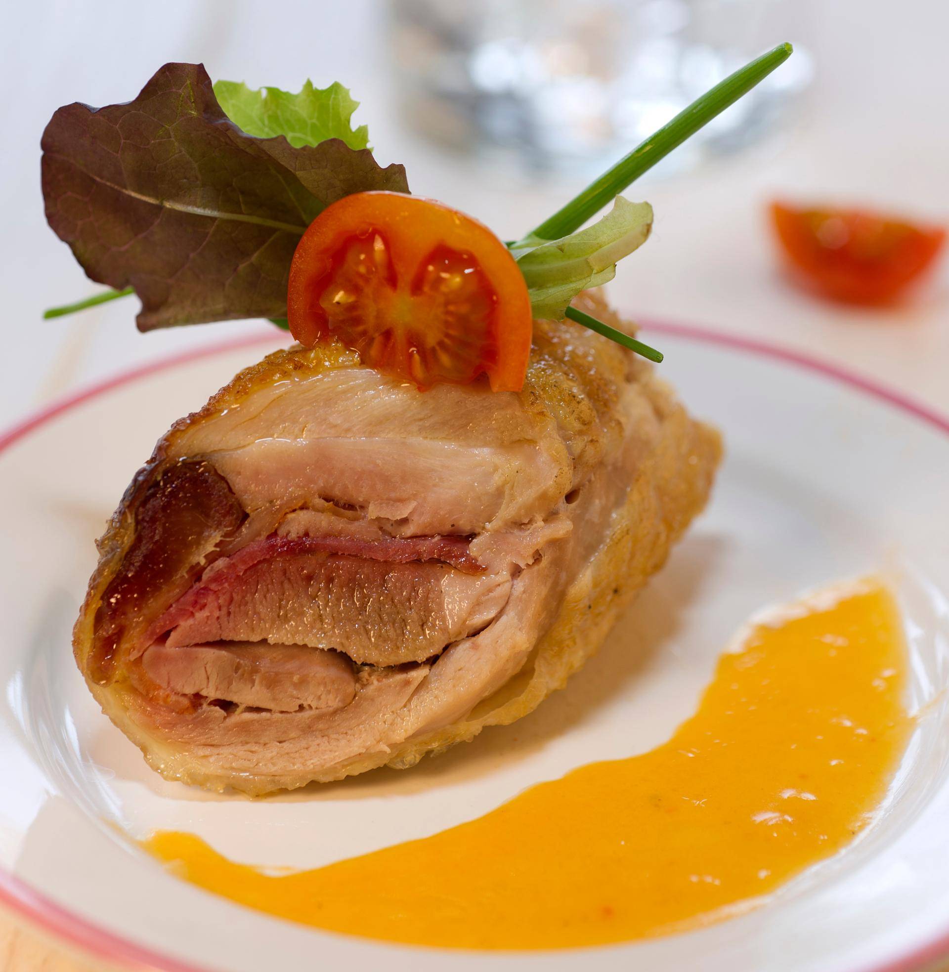 Minirredondos de pollo rellenos de dátiles y beicon - Receta Companion | Moulinex