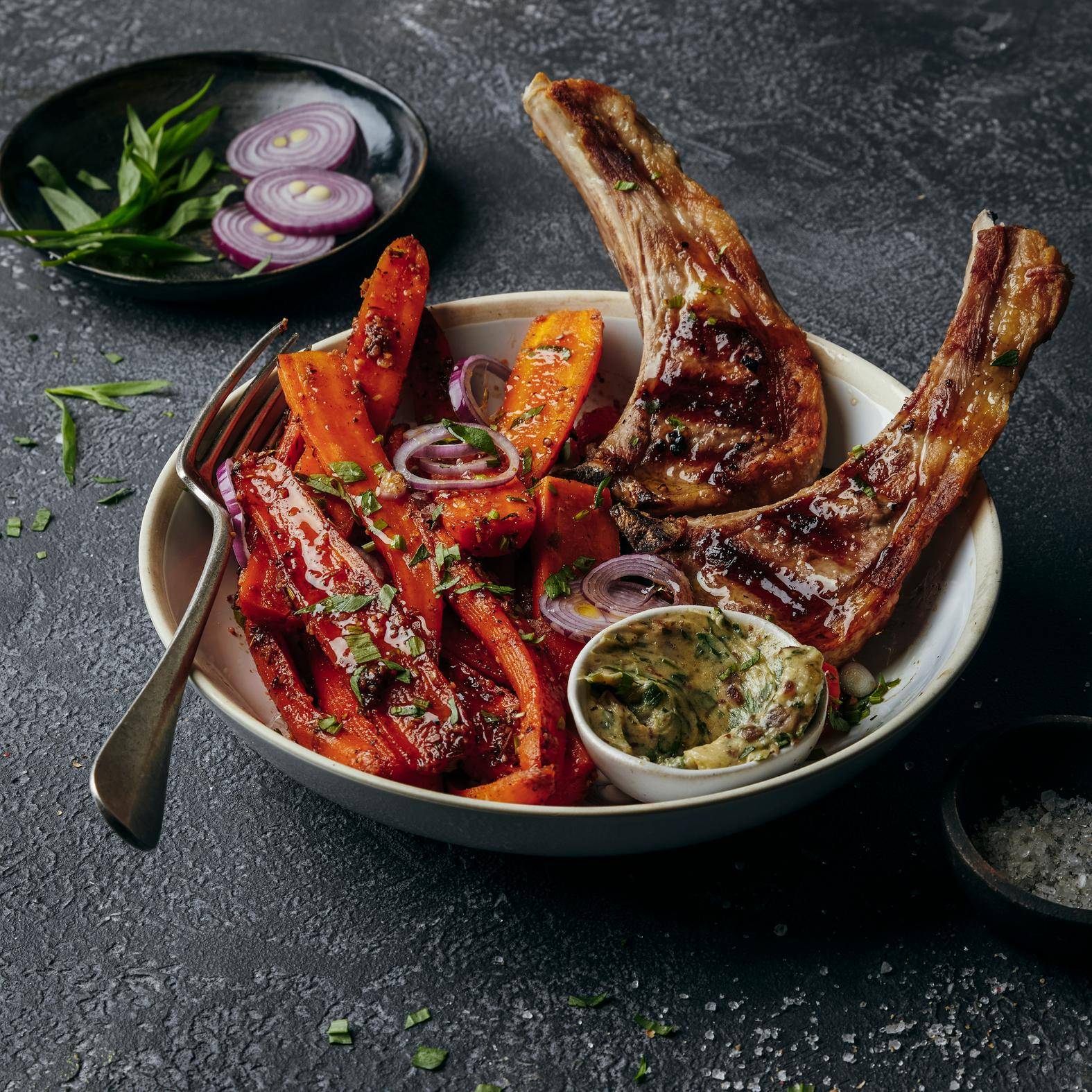 Chuletas de cordero con dátiles y zanahorias asadas especiadas - Receta OptiGrill 4in1 XL | Moulinex