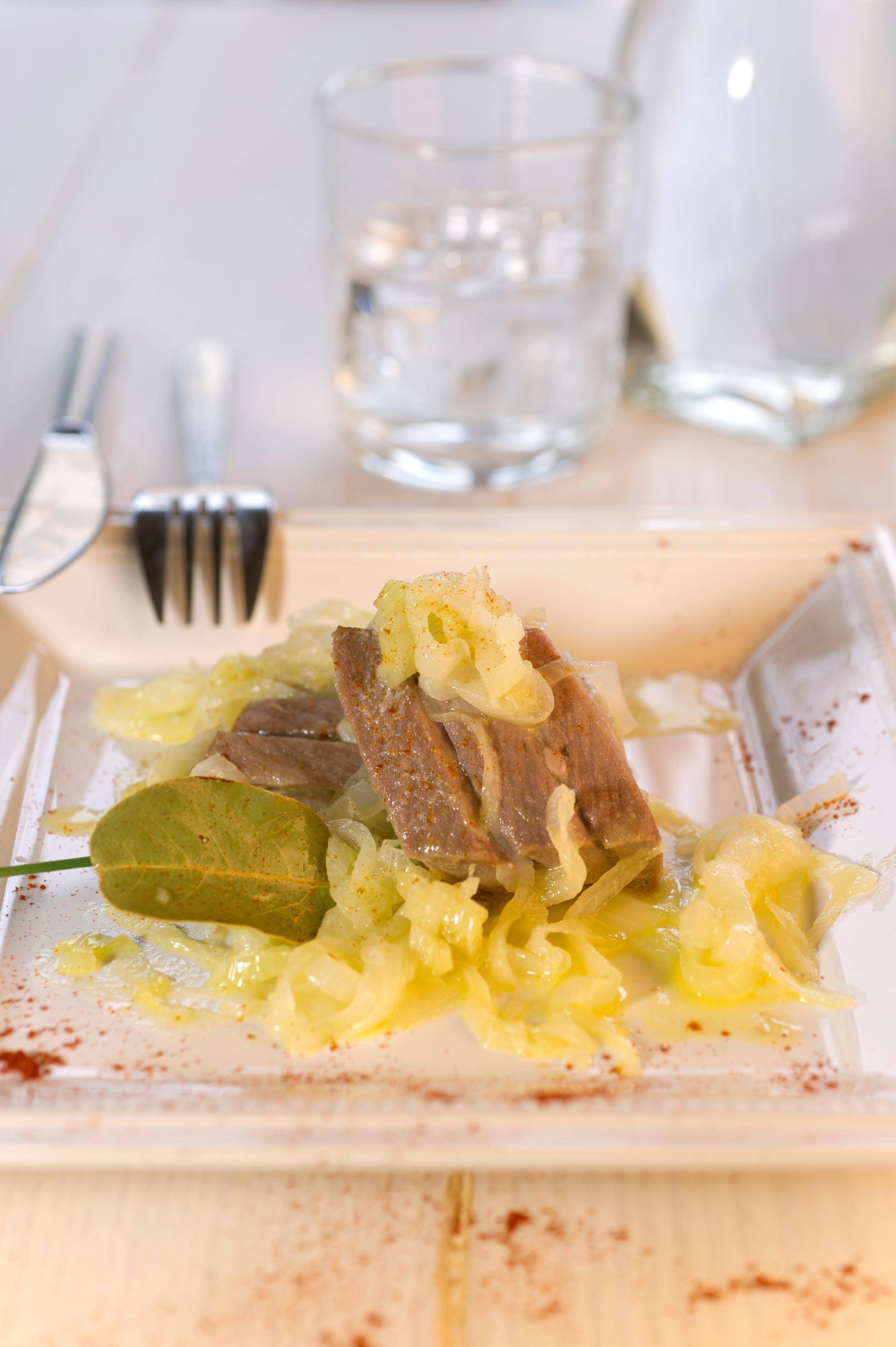 Ventresca de atún encebollado - Receta Companion | Moulinex