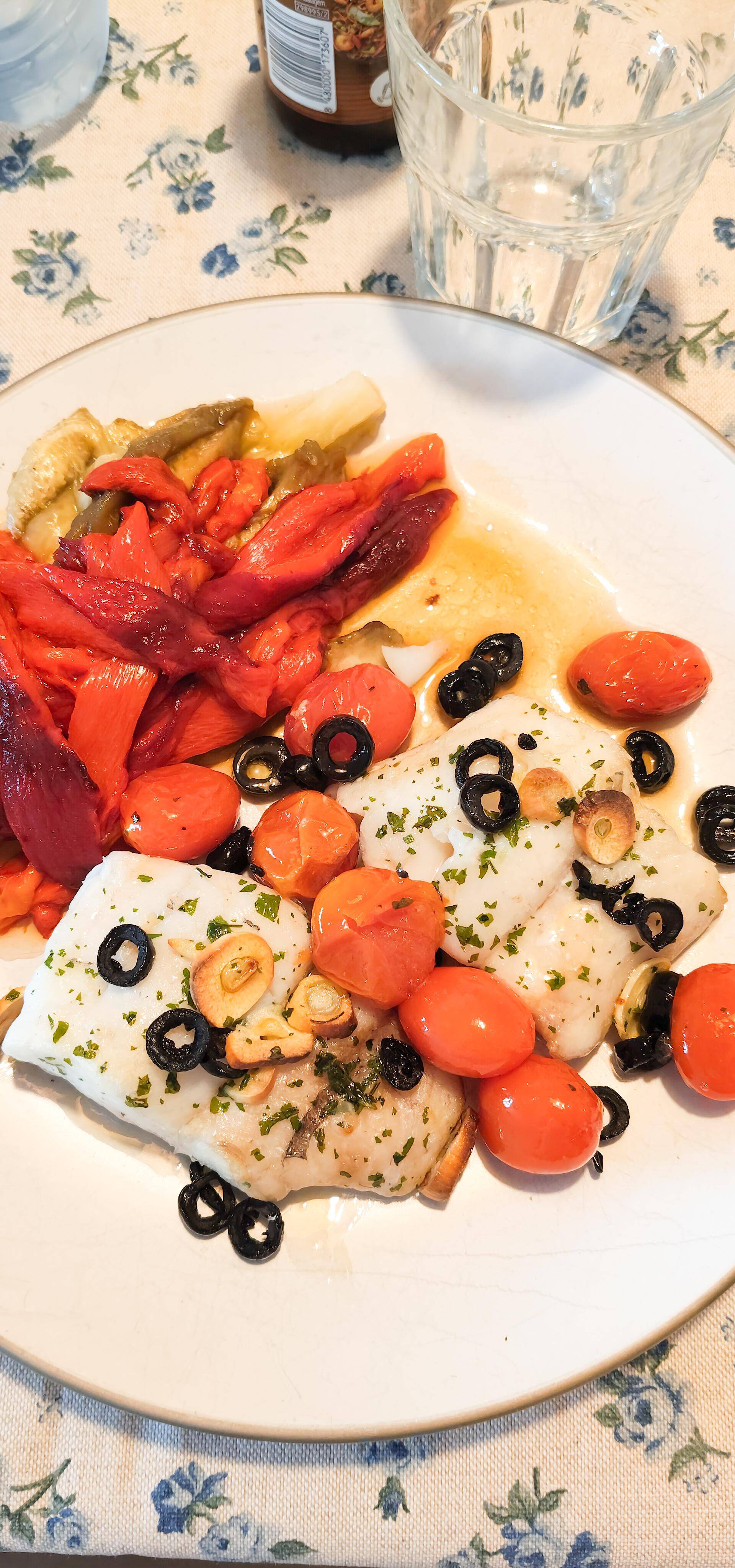 Merluza a la mediterránea - Receta Dual EasyFry&Grill | Moulinex