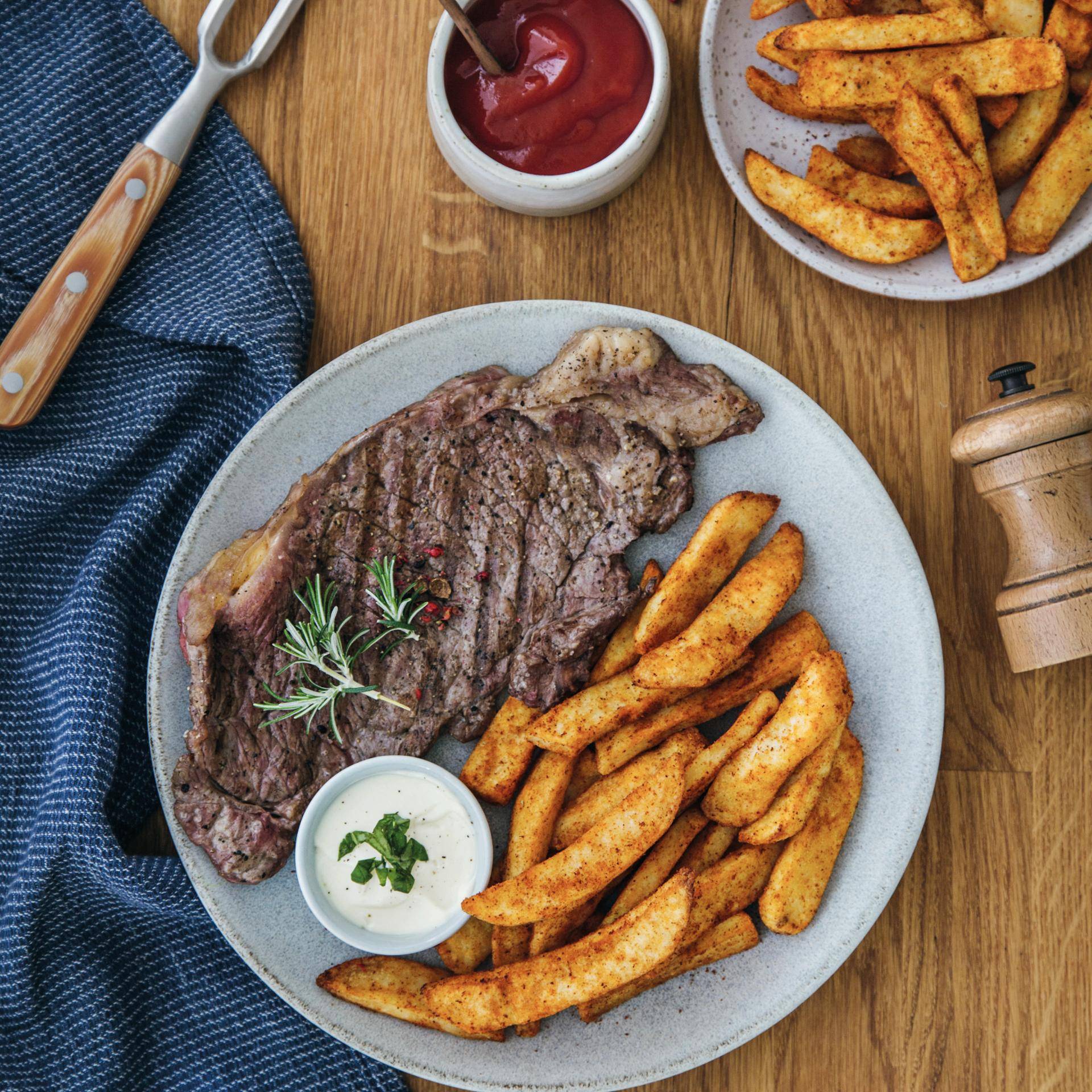 Filetes a la parrilla con patatas chips congeladas - Receta Dual EasyFry&Grill | Moulinex
