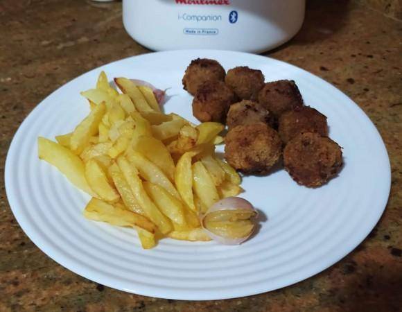 Albóndigas fritas con queso en polvo - Receta Companion Connect | Moulinex