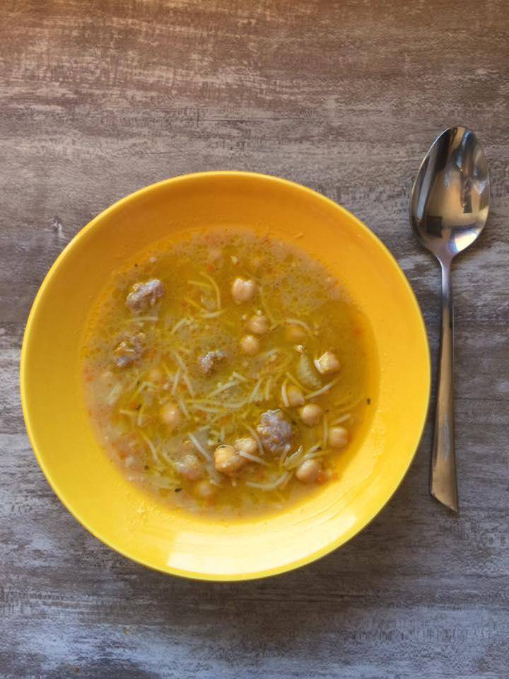 Sopa de garbanzos con albóndigas. - Receta Companion | Moulinex