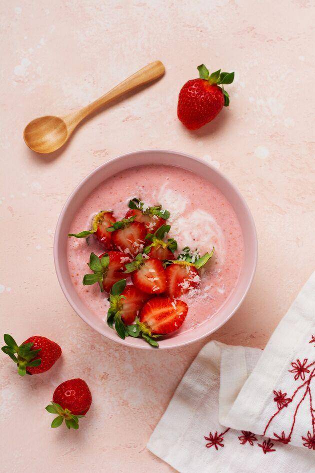 Sopa de fresas con yogur griego y vino blanco - Receta Perfectmix + | Moulinex