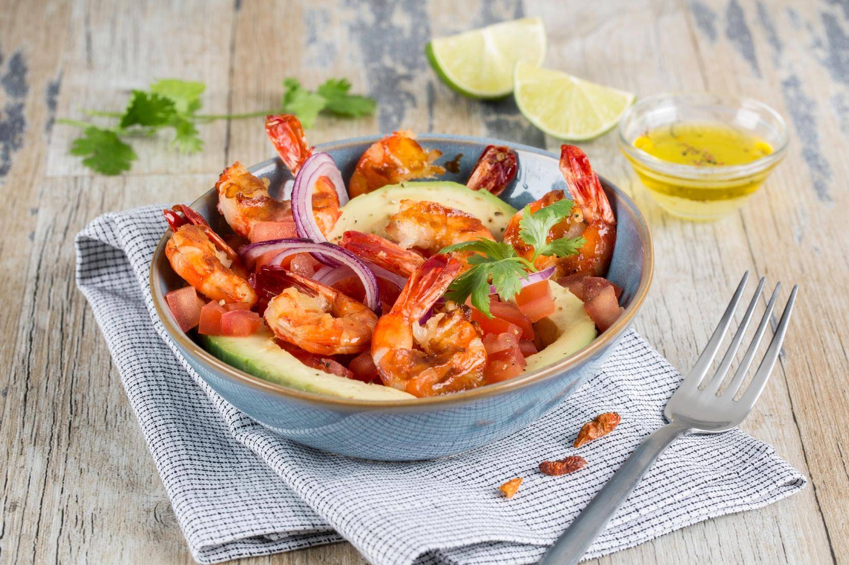 Ensalada de langostinos con aguacate y lima - Receta undefined | Moulinex