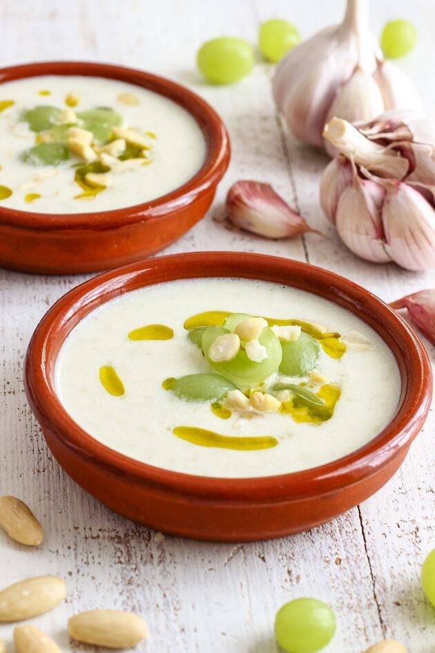 Gazpacho andaluz suave con almendras y ajo - Receta Blend up | Moulinex