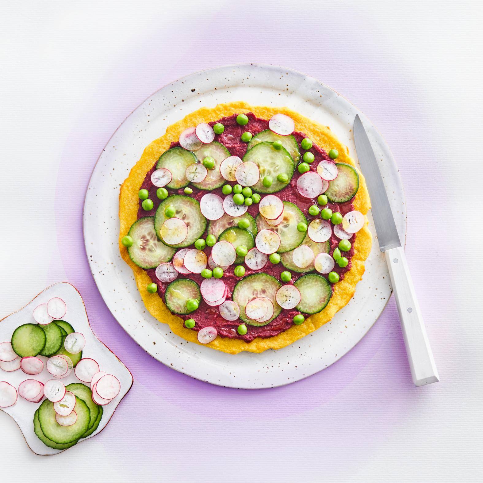 Socca con hummus de remolacha asada y crudités - Receta Click&Cook | Moulinex