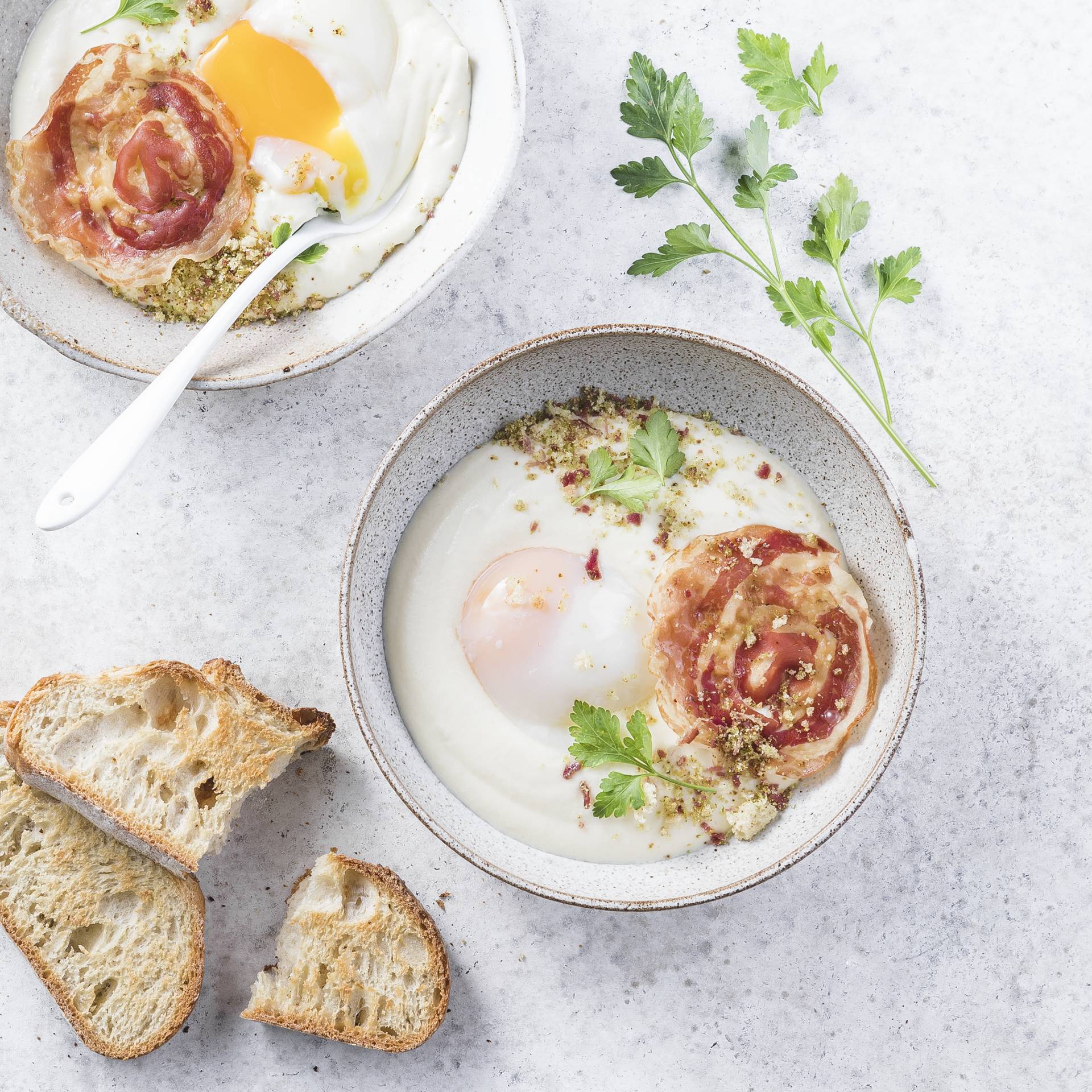 Huevos perfectos con salsa de parmesano - Receta Companion | Moulinex