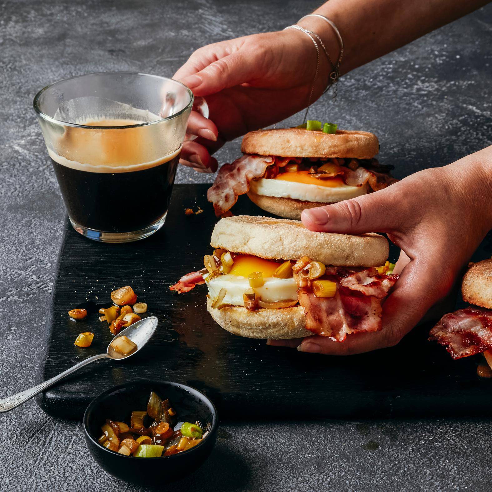 Früstücks-Burger (hamburguesa de desayuno) - Receta OptiGrill 2in1 XL | Moulinex