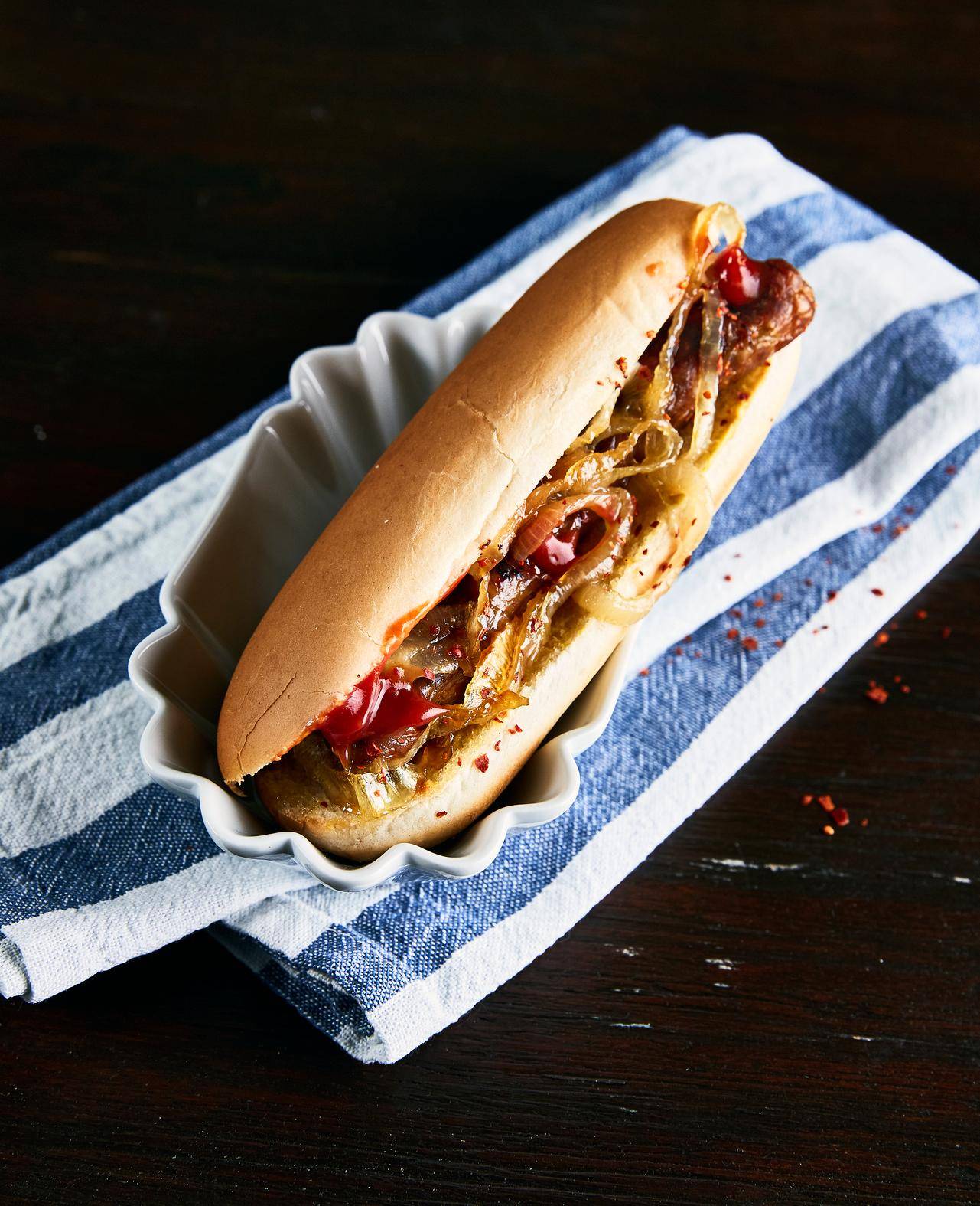 Perrito caliente con salchicha alemana a la cerveza y cebolla - Receta undefined | Moulinex