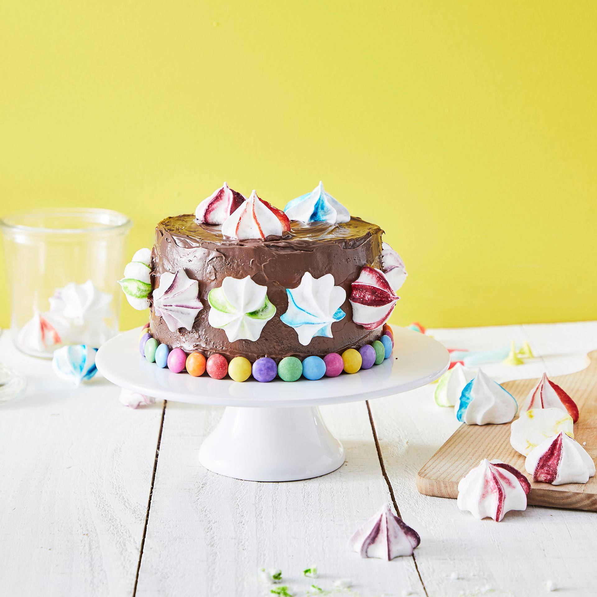 Pastel de chocolate con merengue de colores - Receta Click&Cook | Moulinex