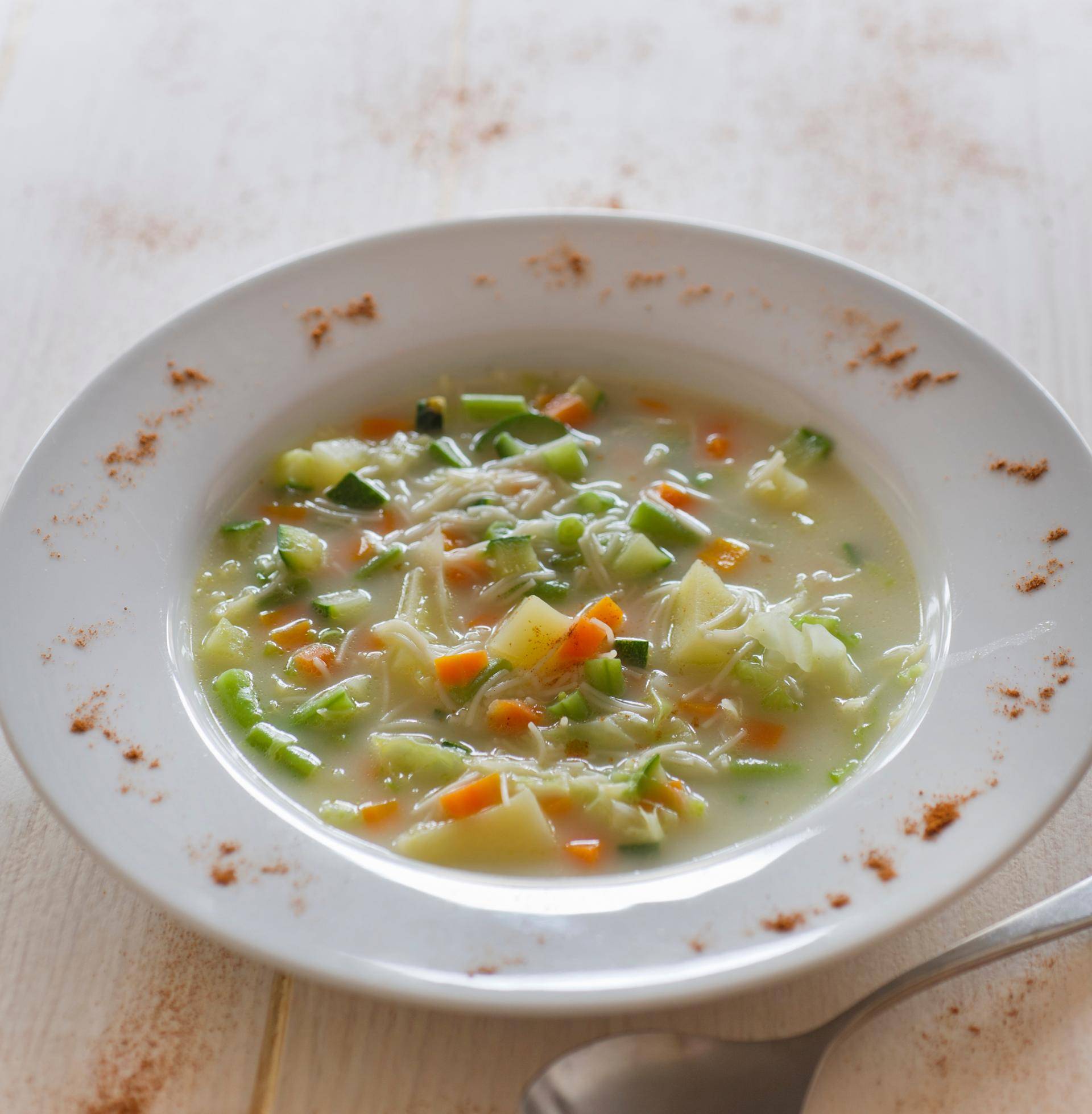 Sopa de verduras con fideos - Receta Companion | Moulinex