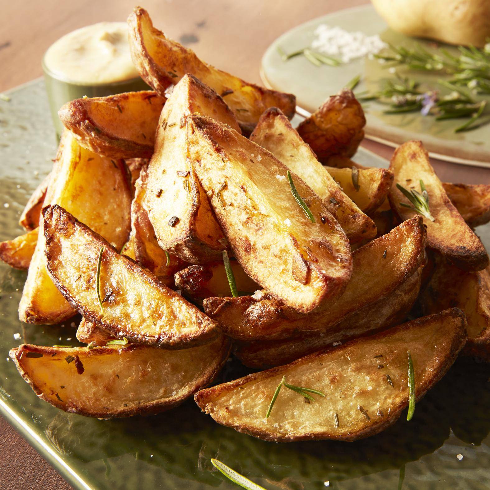 Patatas gajo crujientes con salsa de ajo asado - Receta Easy Fry Max | Moulinex