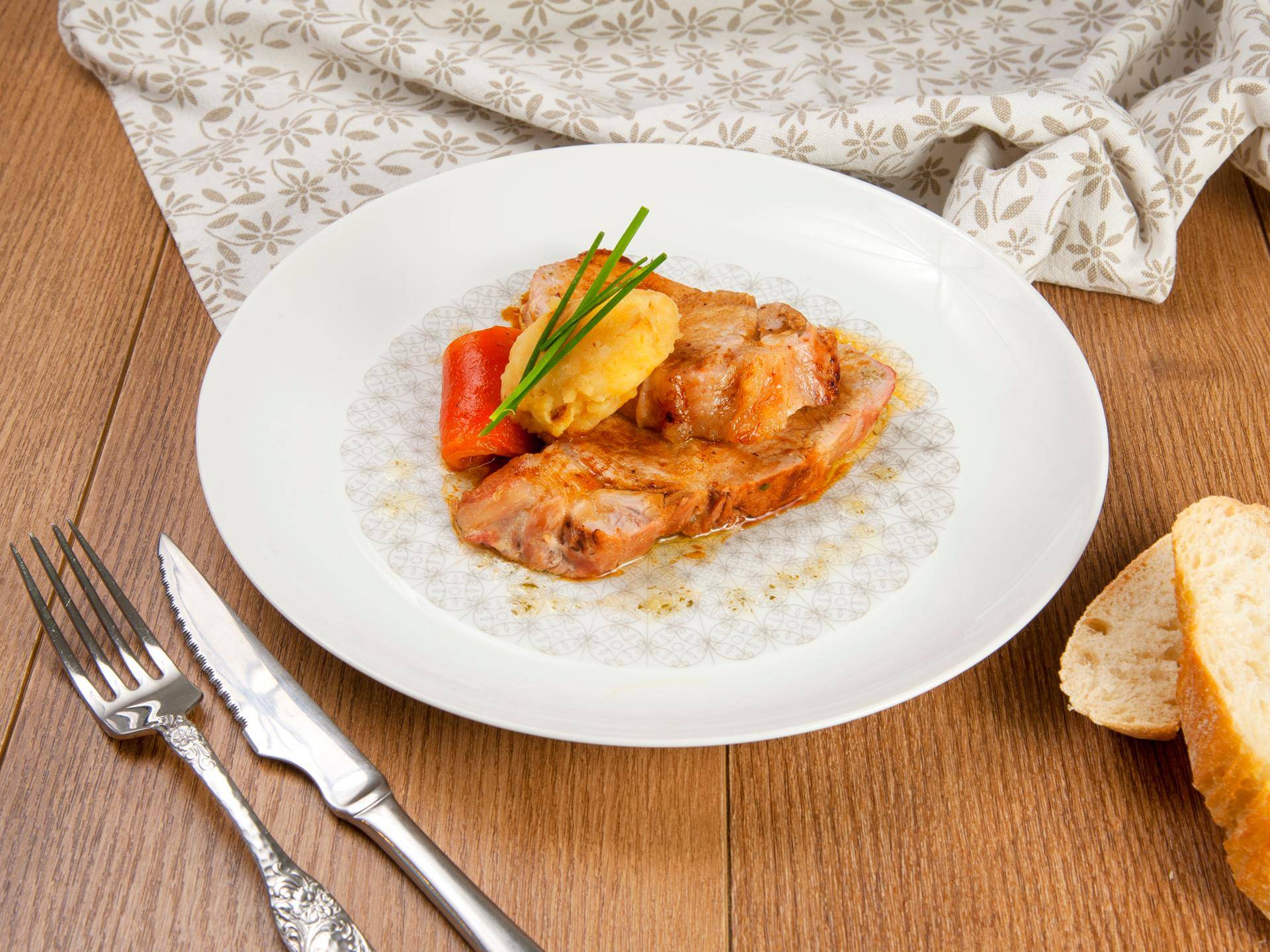 Lomo con pimientos y patatas en cascos - Receta EASY FRY & GRILL 2 in 1 MECHANICAL | Moulinex
