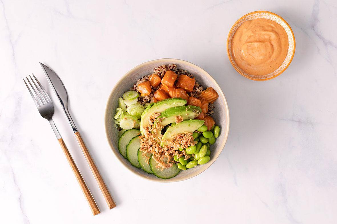Poke bol de salmón y quinua - Receta Companion | Moulinex